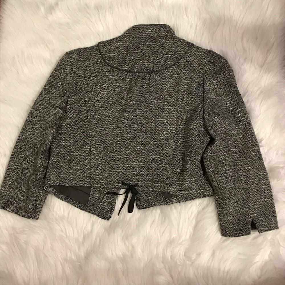 Short Tweed Jacket - Picture 2 of 4
